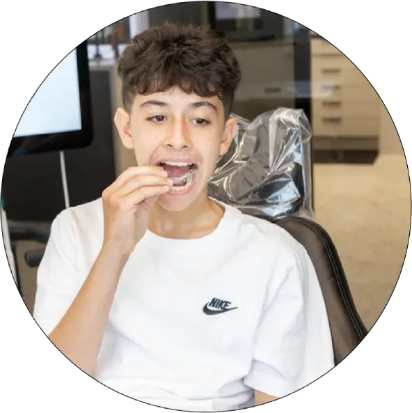 orthodontist-vaughan-changing-your-aligners Orthodontist Vaughan Changing Your Aligners